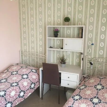 Flower Apartment *