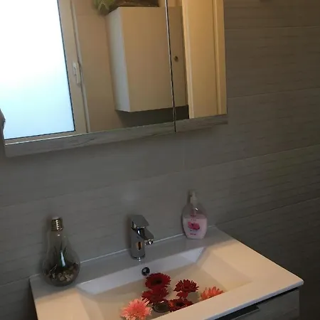 Flower Apartment