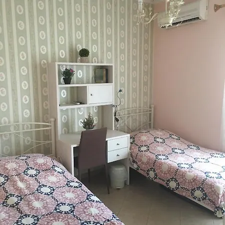 Flower Apartment